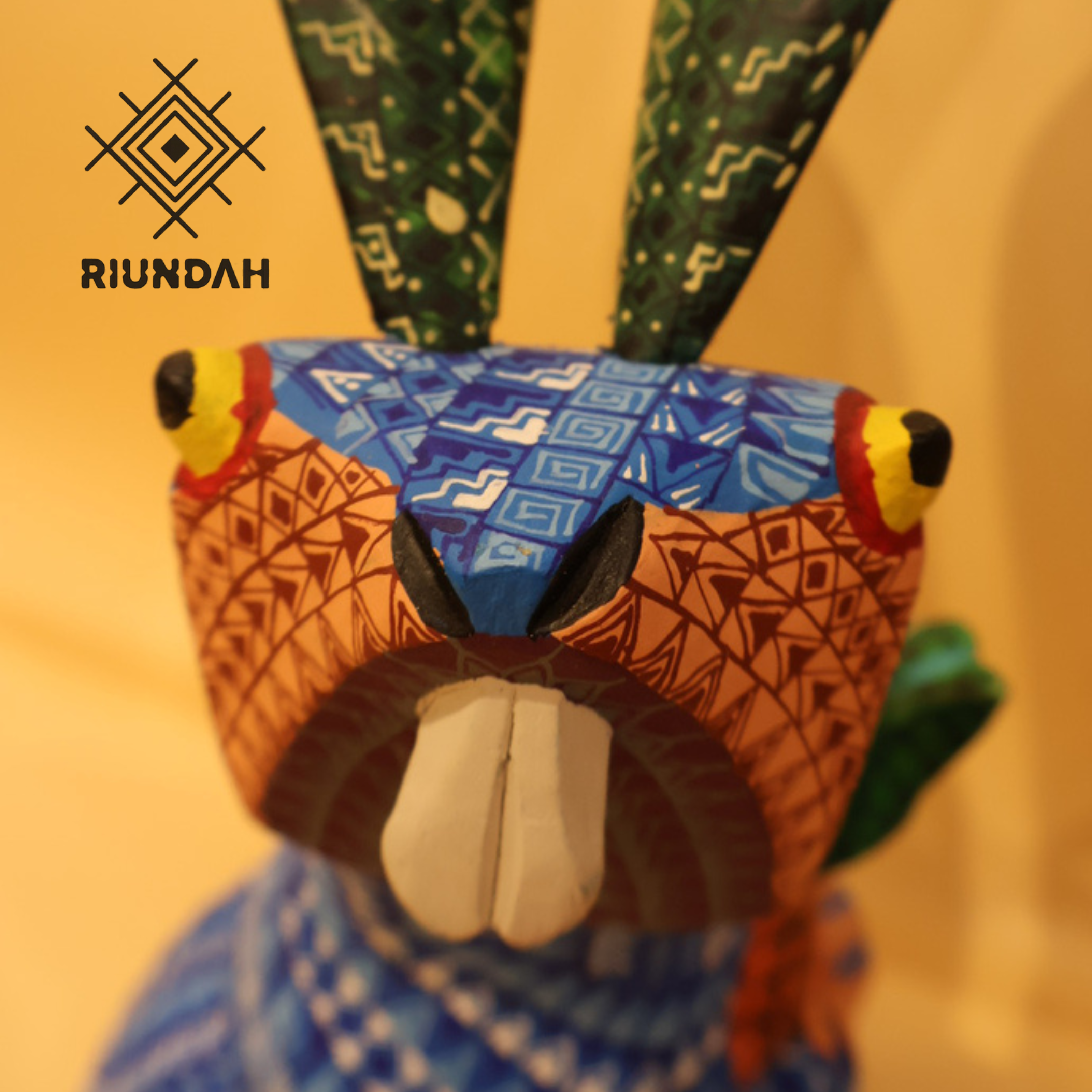 Alebrije conejo con zanahoría