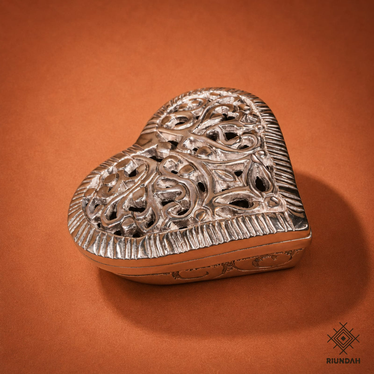 Corazón Calado Medieval