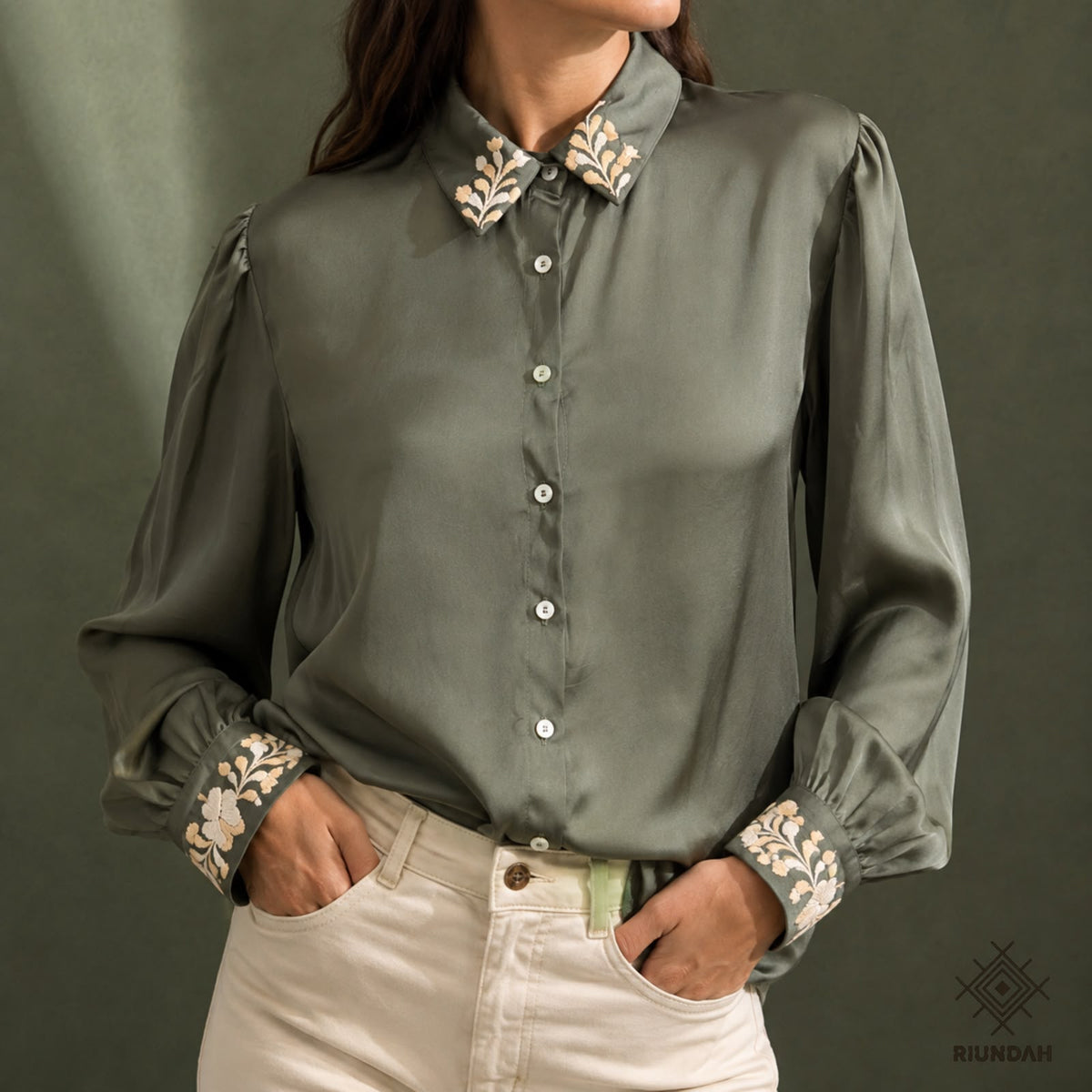 Blusa de Tela Tipo Seda  Color Verde
