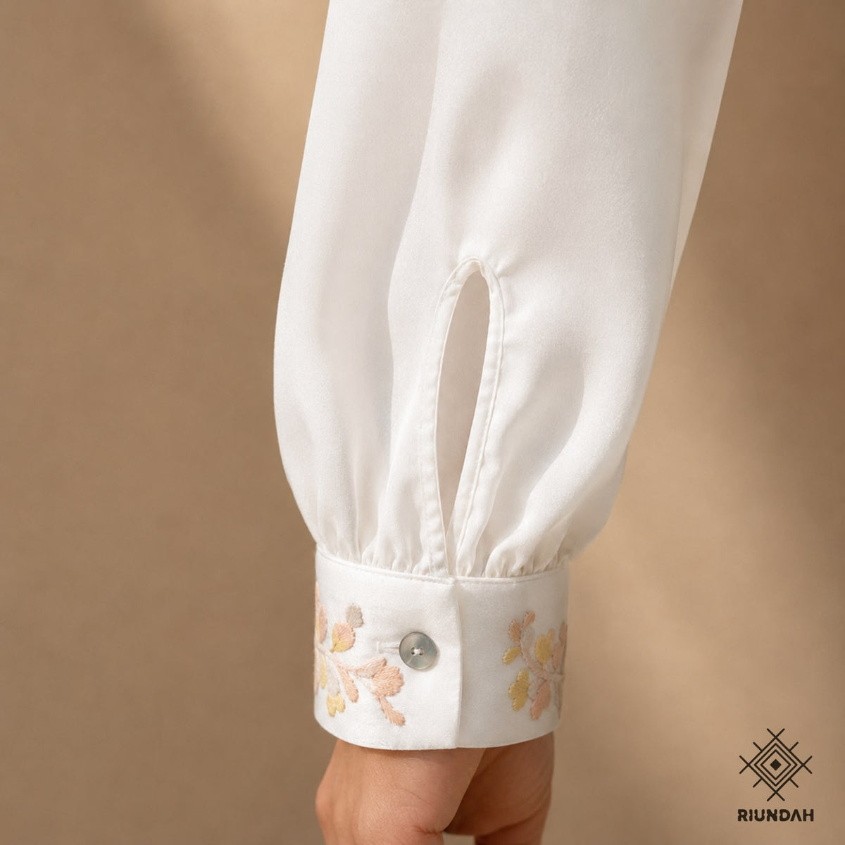 Blusa de Tela Tipo Seda Color Blanco
